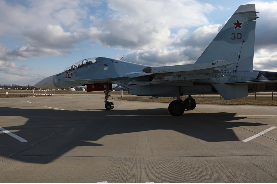 Ukraine-Krieg: Russischer Kampfjet auf der Krim abgestürzt