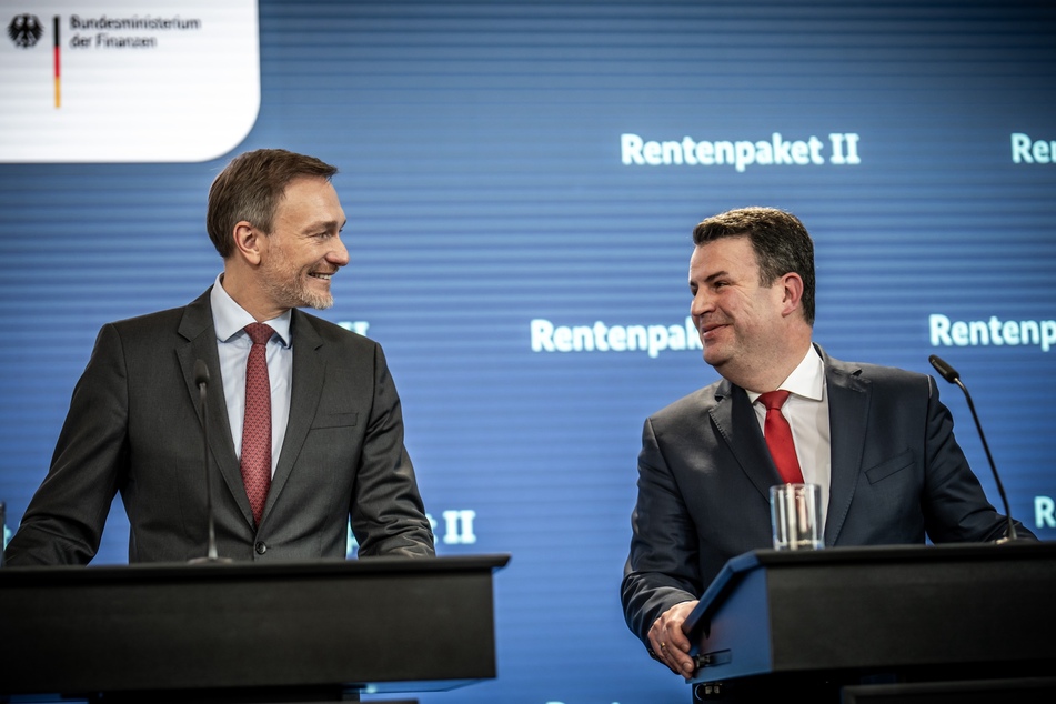 Finanzminister Christian Linder (45, FDP, l.) und Arbeitsminister Hubertus Heil (51, SPD, r.) haben am Dienstag ihre Pläne für die Aktienrente vorgestellt.