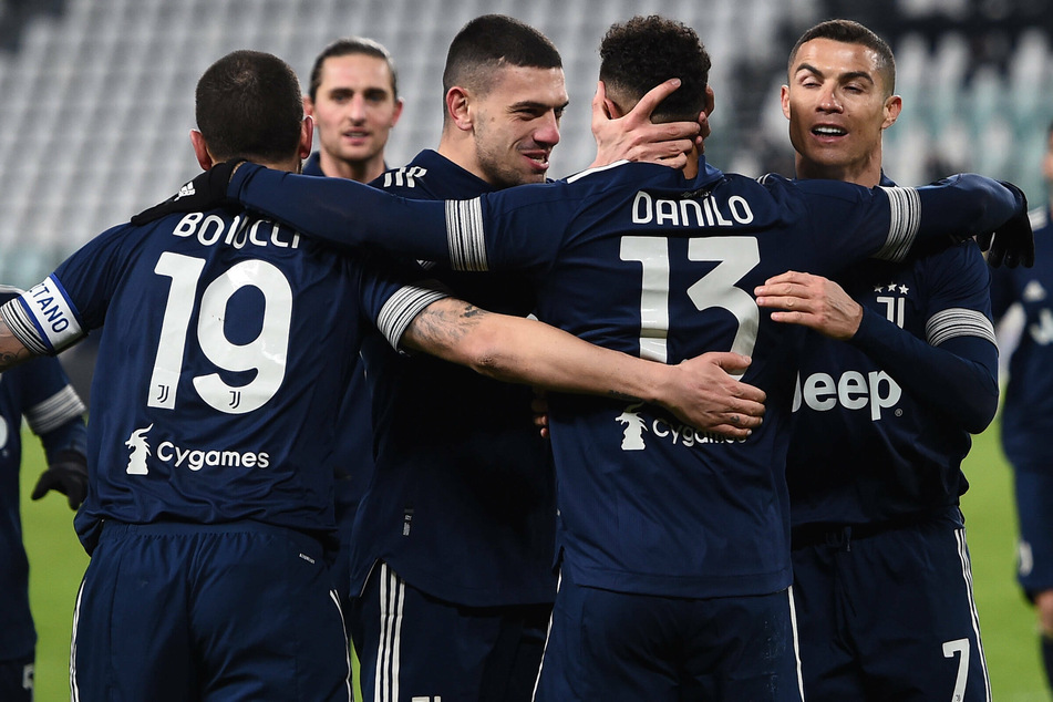 Merih Demiral (22, 3. v. r.) von Juventus Turin soll im kommenden Sommer offenbar auf der Liste des FC Bayern München stehen.
