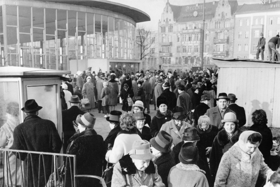 Der Tatort: Grenzbahnhof Berlin-Friedrichstraße - in einem unterirdischen Gang soll der Stasi-Mann den Auftragsmord laut Anklage am 29. März 1974 ausgeführt haben.