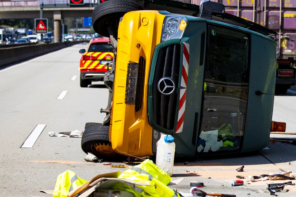 Unfall auf der A3 bei Obertshausen in Südosthessen: Die Fahrbahn in Richtung Frankfurt wurde voll gesperrt.
