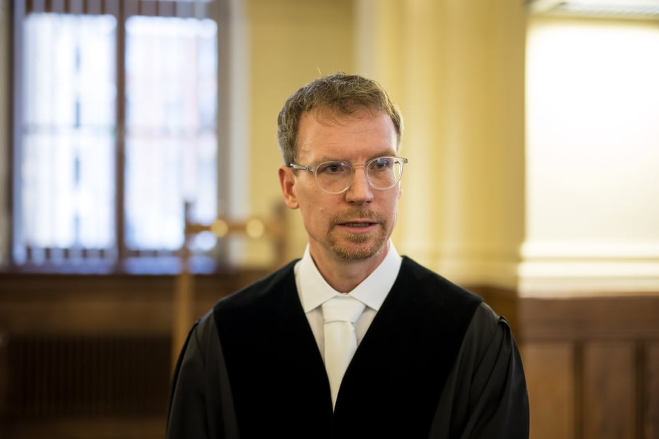 Patrick Pintaske (42), Sprecher der Generalstaatsanwaltschaft Dresden, äußerte sich zum neuesten Ermittlungsstand.