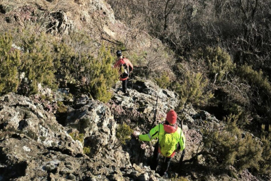 Einsatzkräfte suchen nach der 22-Jährigen, bislang jedoch ohne Erfolg.