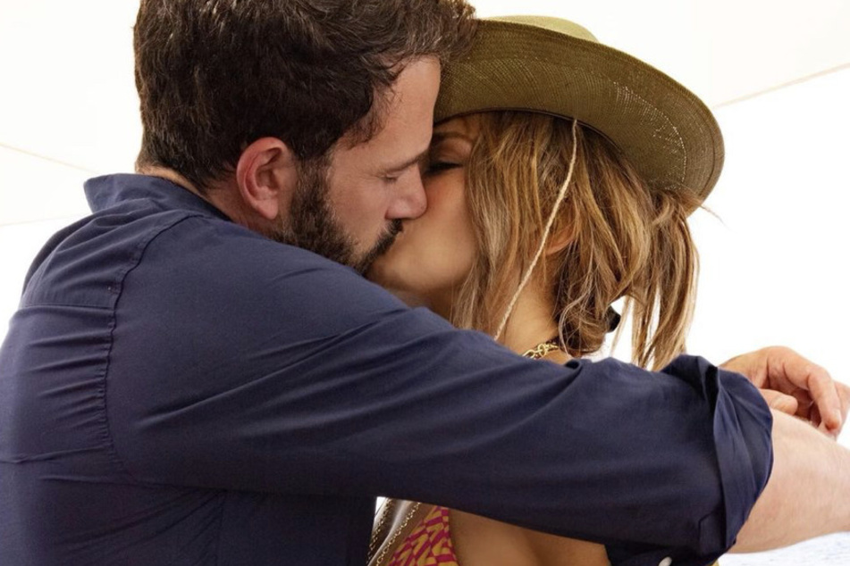 Matt Damon gave an update Ben Affleck's rekindled romance with Jennifer Lopez.
