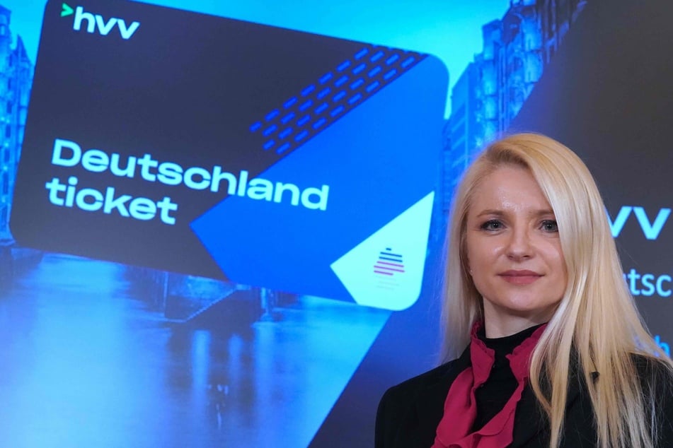 Die Geschäftsführerin des Hamburger Verkehrsverbunds (HVV), Anna-Theresa Korbutt, unterstützt eine temporäre Senkung des Deutschlandticket-Preises.