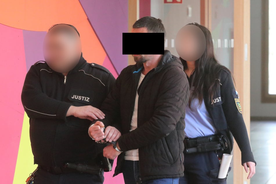 Eduard P. (38, M.) wurde nach dem Überfall festgenommen und bleibt auch in Haft.