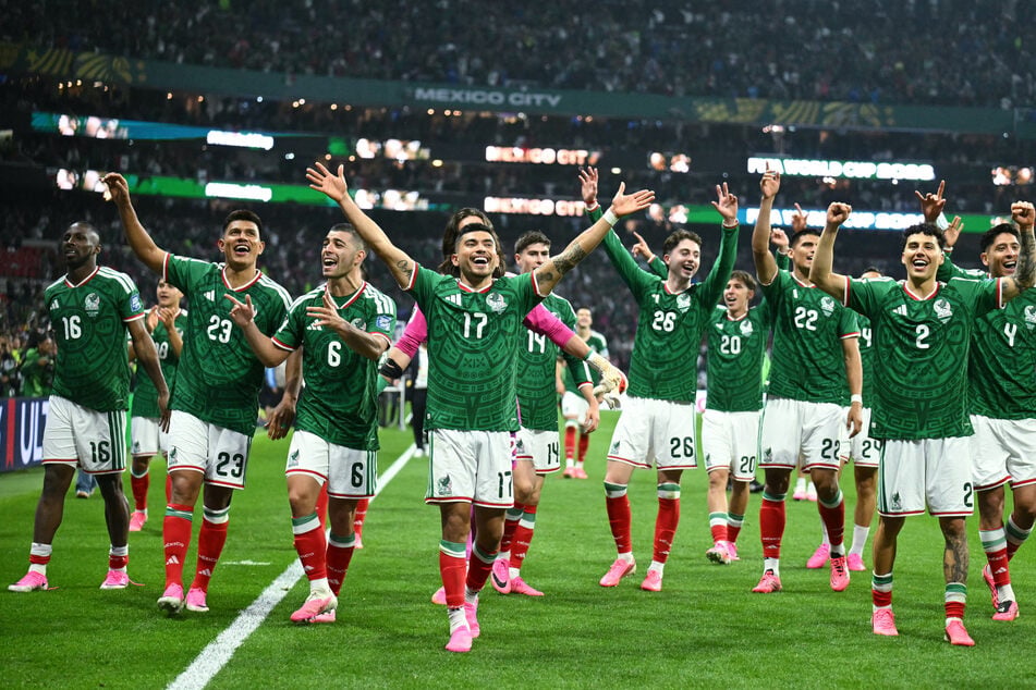 The start time of England and Mexico's last-16 World Cup match may be adjusted due to extreme weather in the area.