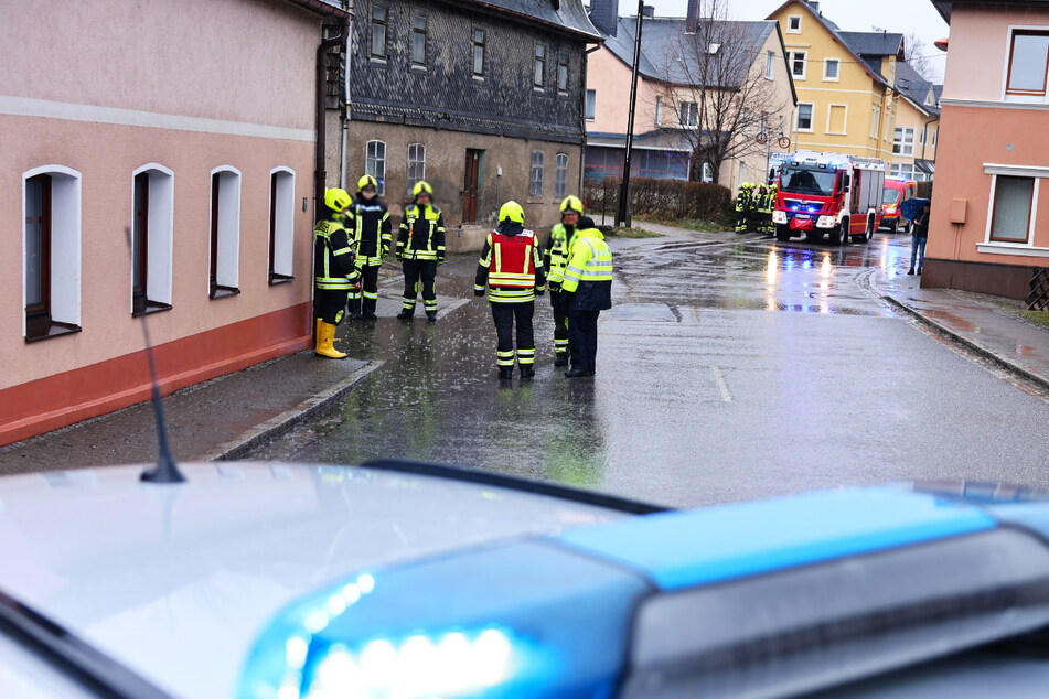 In Thalheim war am Sonntag die Hauptstraße halbseitig überflutet.