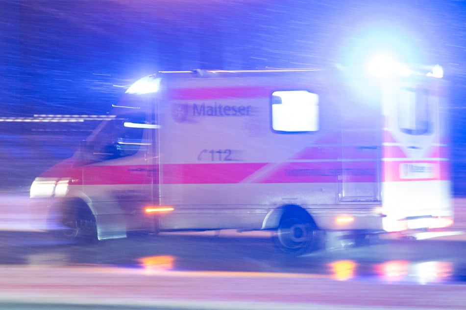 Für einen 18-jährigen Motorradfahrer in Eberswalde (Landkreis Barnim) konnte der Rettungsdienst nichts mehr tun. (Symbolbild)