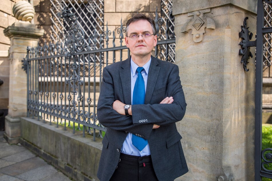 Die Ermittlungen gegen den beschuldigten 16-Jährigen hat die Dresdner Staatsanwaltschaft (im Foto: Sprecher und Oberstaatsanwalt Jürgen Schmidt, 50) von den Görlitzer Kollegen übernommen.
