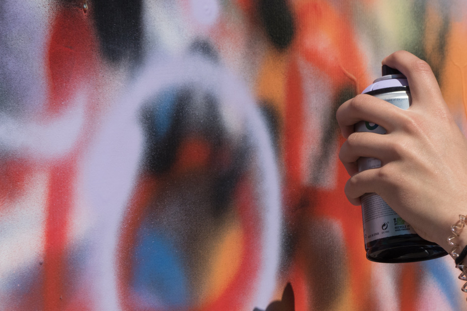 Graffiti-Sprayer beschmutzen Heimatmuseum - und verschreiben sich!