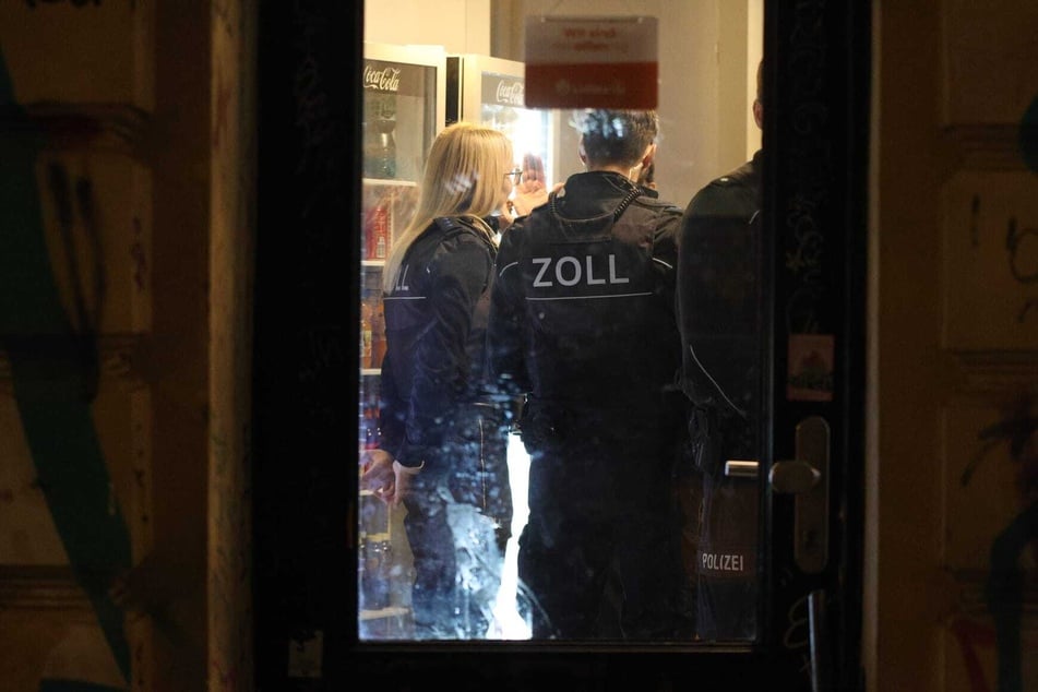 Polizei, Zoll und Stadt überprüften am Donnerstagnachmittag gemeinsam Spätis im Leipziger Süden.