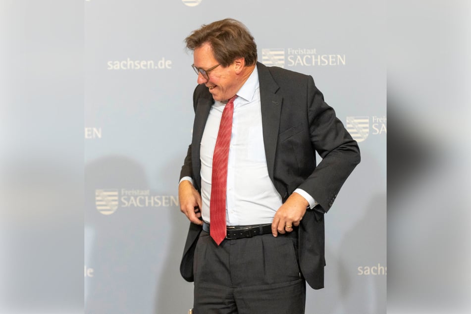 Muss "geschäftlich" wegen des Rattenbefalls derzeit ebenfalls ausweichen: Landwirtschaftsminister Georg-Ludwig von Breitenbuch (54, CDU).