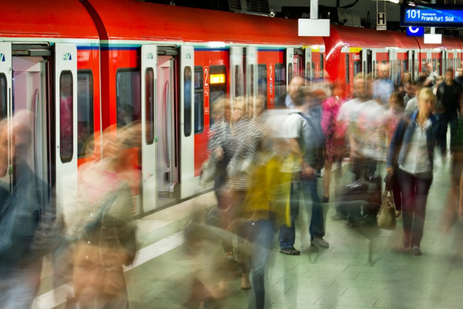 Acht der neun S-Bahn-Linien in Frankfurt sind betroffen (Symbolbild).