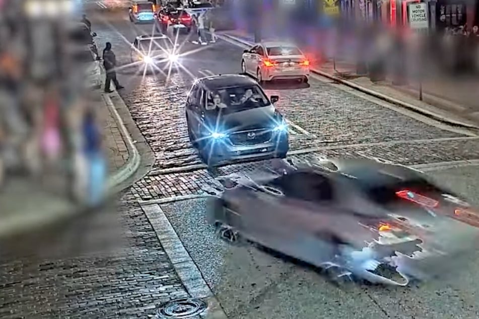 Eine Überwachungskamera zeigt die Sekunden vor der verheerenden Kollision im Viertel Ybor City in Tampa.