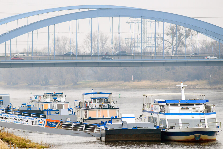 "Weiße Flotte" stellt touristische Fahrten auf der Magdeburger Elbe vorerst wieder ein