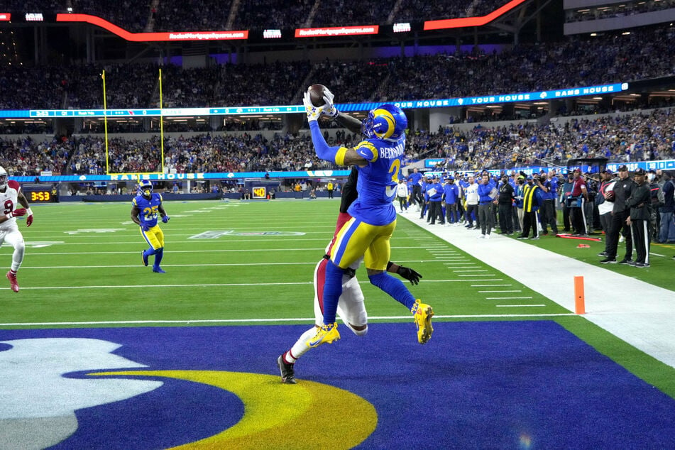 Rams wide reciever Odell Beckham Jr. catches a touchdown pass against the Cardinals on Monday night.