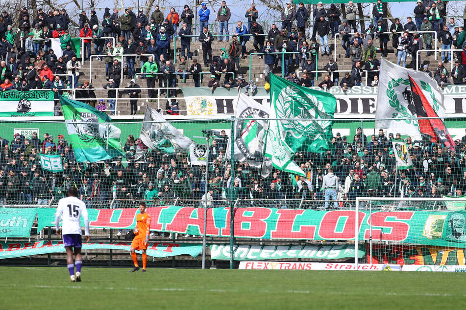 Aktuell sieht es so aus, als ob nur 1800 Fans der BSG Chemie Leipzig mit zum Pokalfinale nach Chemnitz dürften.