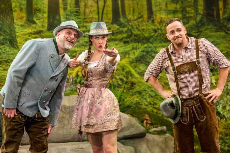 Karl-Eduard von Schniedenschütz und seine chaotische Bande sorgen für jede Menge Lacher in der Komödie "Herr Förster, Ihre Flinte knallt!" am 27. März 2026 in Chemnitz.