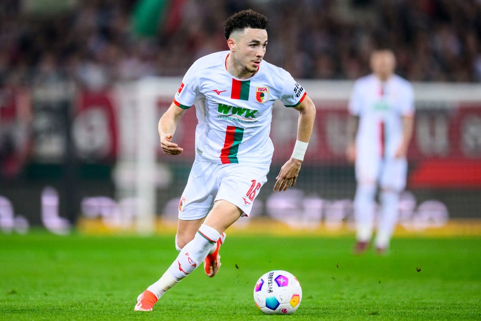 Seit 2019 spielt Ruben Vargas (26) für den FC Augsburg. Der Schweizer Nationalspieler will aber eine Luftveränderung. Jetzt ist sein Abschied nach Spanien perfekt.