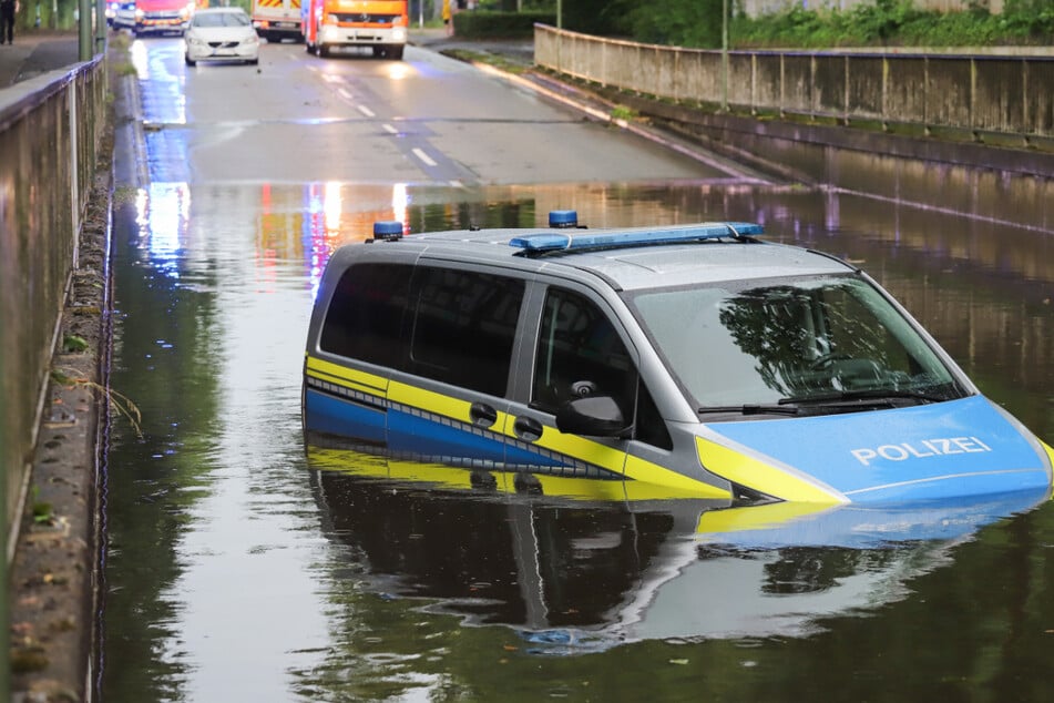 Heftiges Unwetter im Norden: Faustdicke Hagelkörner und Starkregen sorgen für Verwüstung