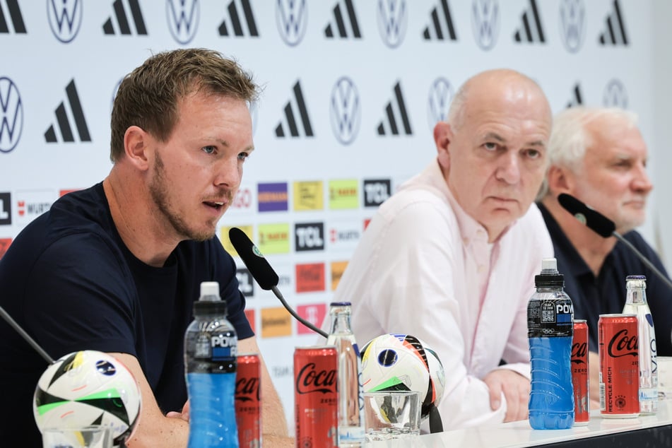 Auf der Pressekonferenz des DFB kamen Bundestrainer Julian Nagelsmann (36, links), DFB-Präsident Bernd Neuendorf (63, Mitte) und Sportdirektor Rudi Völler (64) zu Wort.