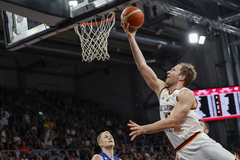 Nationalspieler Christian Sengfelder (28) unterschrieb bei den Telekom Baskets Bonn einen Vertrag bis Sommer 2025.