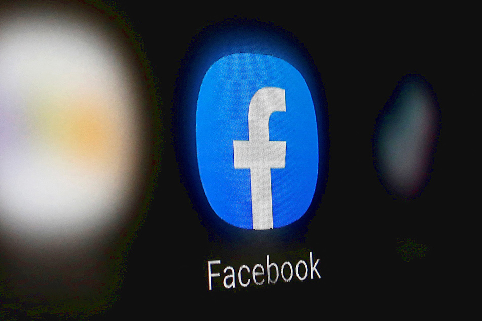 Facebook is giving users a new way to fall into the endless scroll.