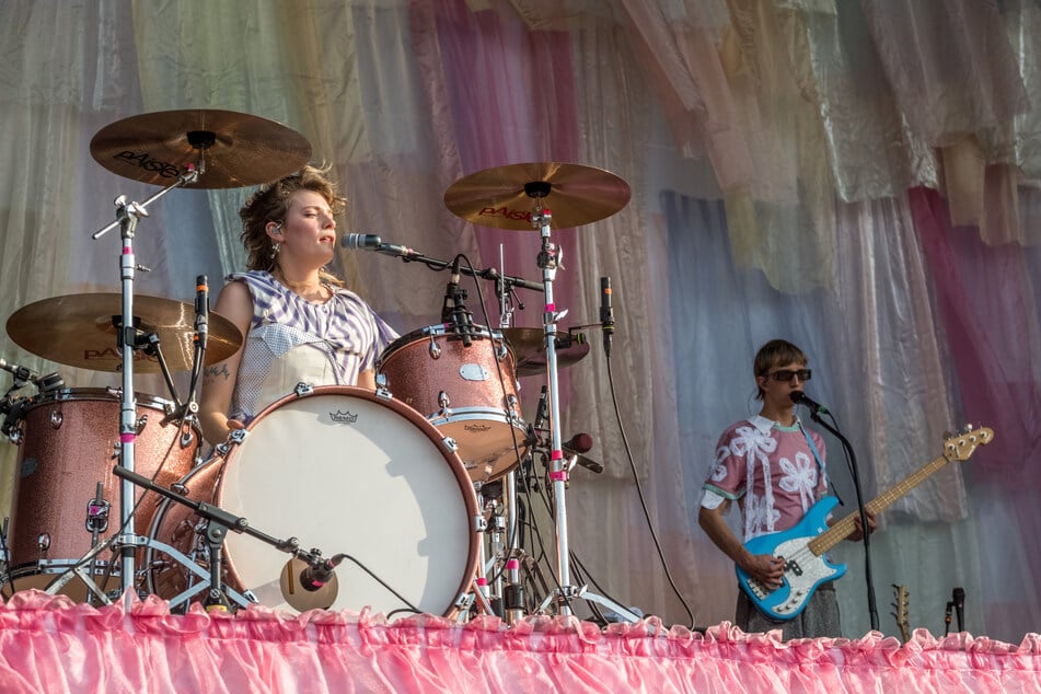 Als das Chemnitzer Trio vor zwei Jahren das erste Mal auf dem Festival spielte, war das noch um die Mittagszeit - und die drei der Opener des Festivaltags.