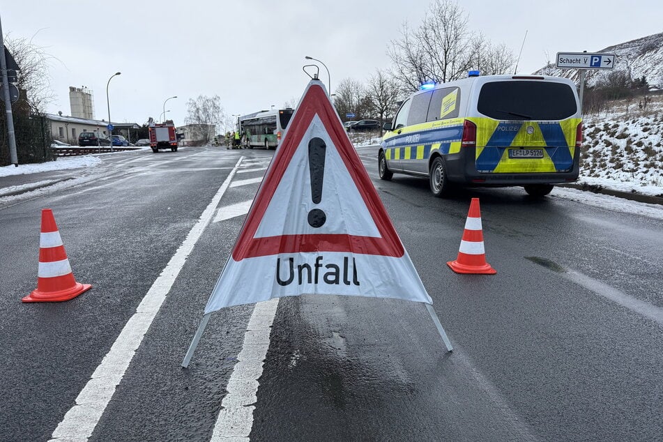 Die Unfallstelle war für rund 60 Minuten voll gesperrt.