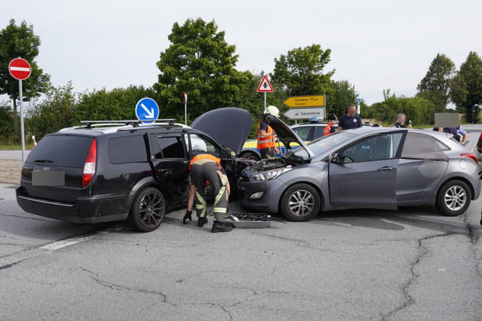 Am Donnerstagvormittag krachte es auf der S106 im Kreuzungsbereich zum Gewerbegebiet, wo ein Gefahrgut-Einsatz stattfand.