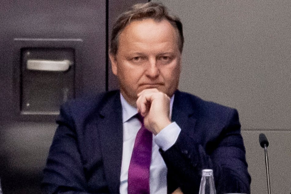 Der Bundesvorsitzende des Verbands Deutscher Realschullehrer, Jürgen Böhm, fordert Schulschließungen. (Archiv)