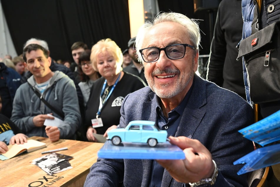 "Go Trabi Go"-Stars besuchen Trabi-Schau: Das unterscheidet Stumpi vom Kult-Auto