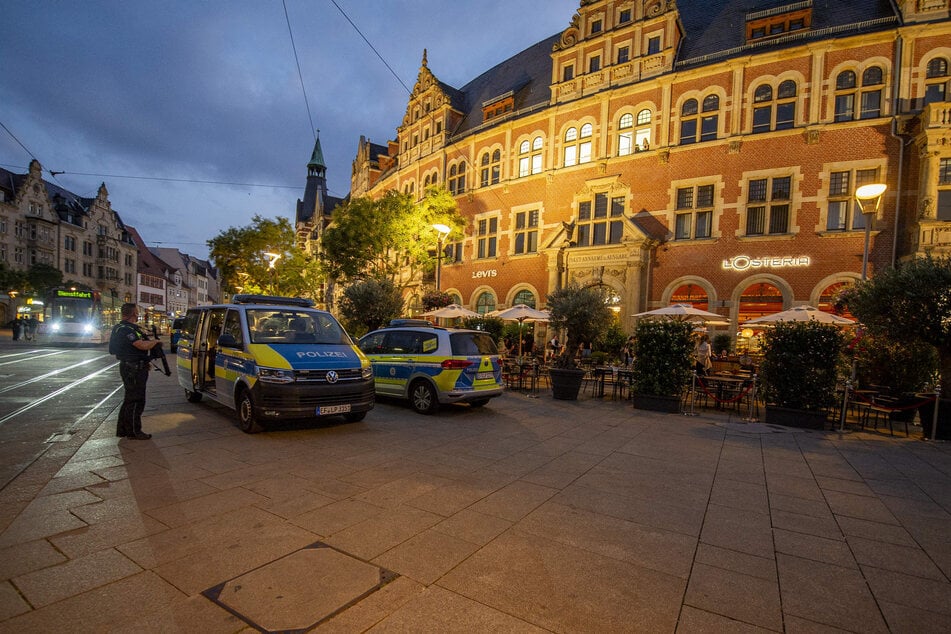 Mit einem größeren Aufgebot war die Polizei zum Anger ausgerückt.