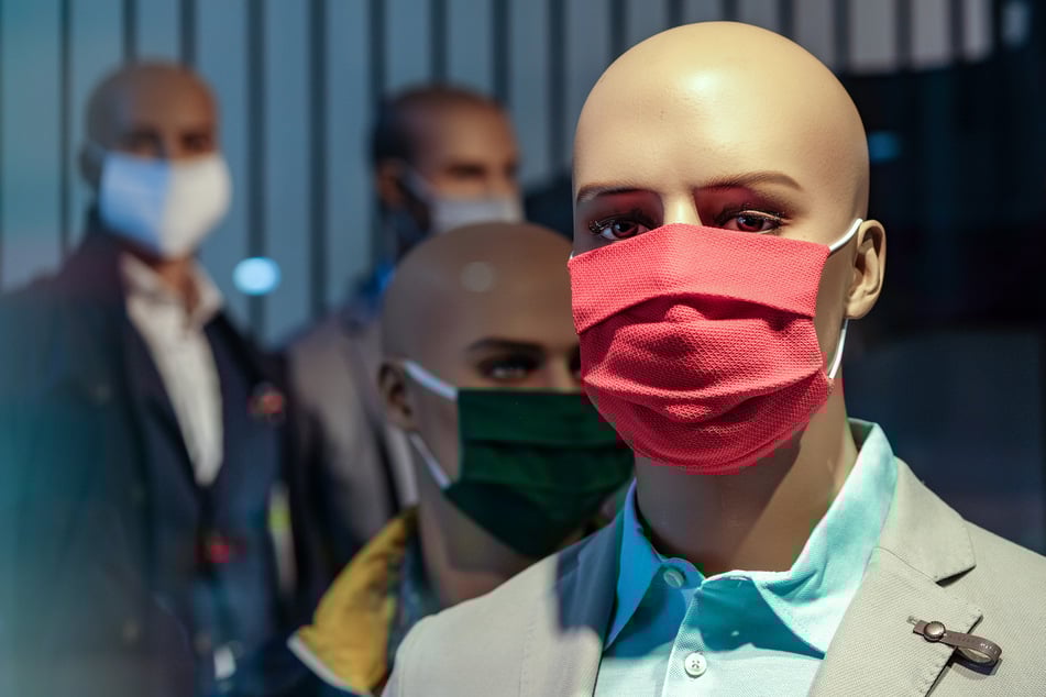 CDU und SPD wollen die Maskenpflicht auf den Einzelhandel ausweiten (Symbolbild).