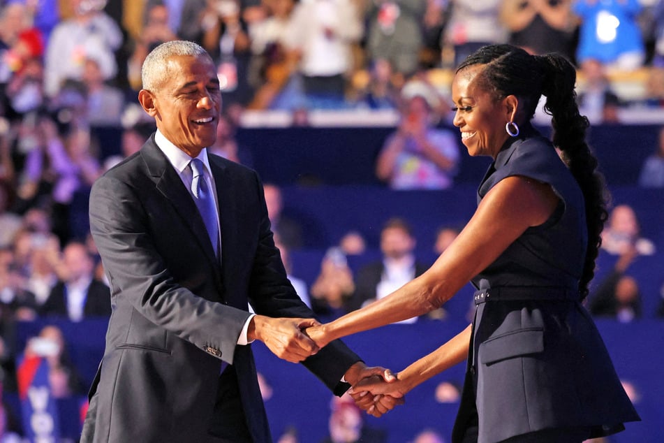 Barack and Michelle Obama to co-produce revival of Pulitzer-winning Broadway play
