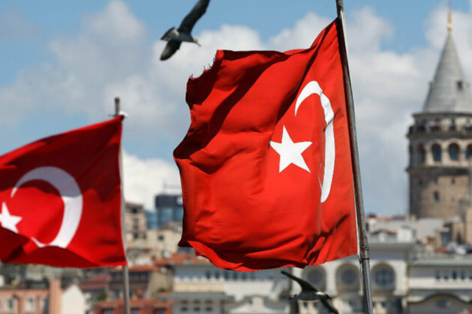Sex-Verbrechen und Terror: Türkischer Sektenführer erhält 1075 Jahre Haft!