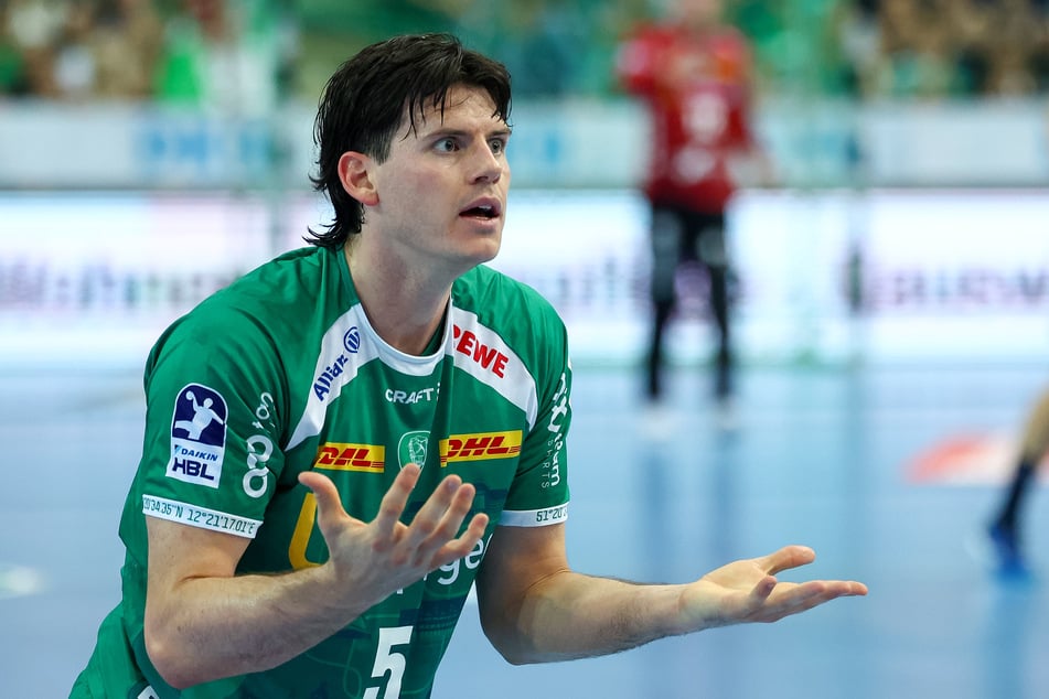 Da war die Enttäuschung leider große. Simon Ernst und seine Mannschaftskollegen vom SC DHfK Leipzig kassierten zum Saisonstart eine Niederlage gegen Eisenach.