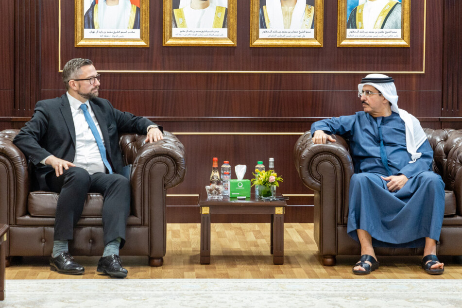 Der sächsische Wirtschaftsminister Martin Dulig (48, SPD) beim Treffen mit Saeed Mohammed Al Tayer, Chef der DEWA (Dubai Electricity &amp; Water Authority) in Abu Dhabi vor einer Woche. Beide Länder verbinden Transformationsprozesse - Braunkohle hier, Öl dort.