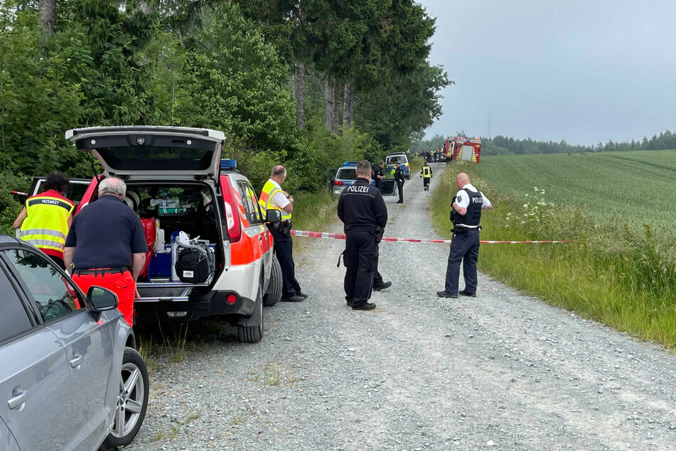 Die Rettungskräfte waren schnell vor Ort und sperrten das Unfallgebiet ab.