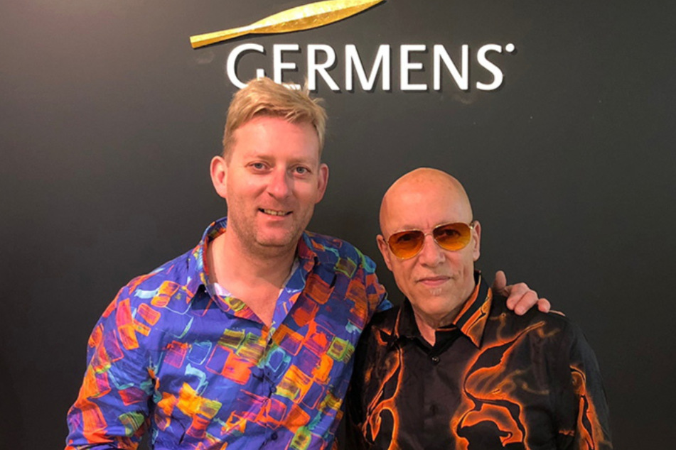 Sänger Toni Krahl (73) ist neuer Markenbotschafter bei "Germens". Links im Bild: Germens-Chef René König (49).