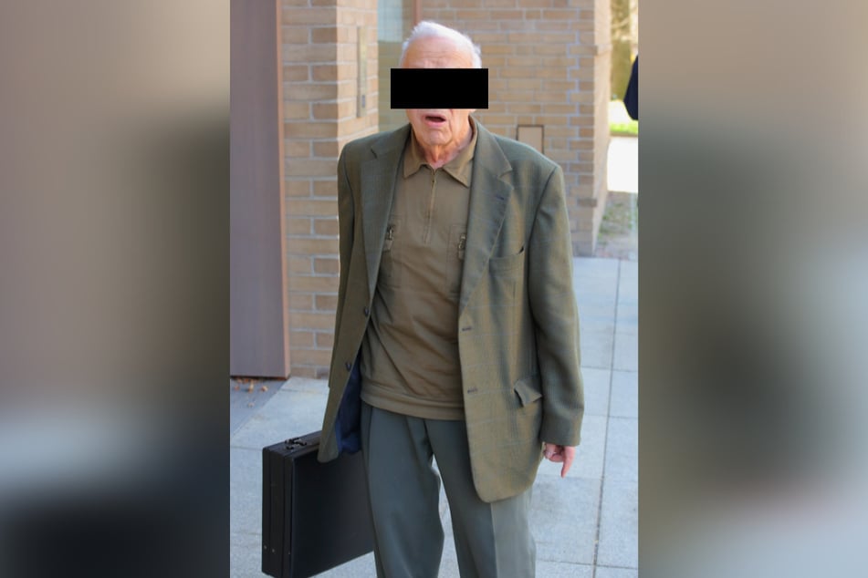 Gerhard H. (87) musste sich vor dem Amtsrichter in Dresden verantworten.