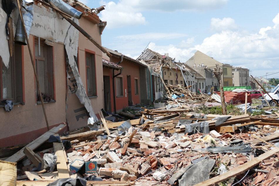 Nach Horrorszenario in Tschechien: Tornado-Angst geht in ...