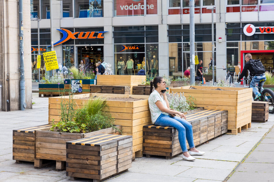 Genau wie auf der Seestraße sollen Sitzgelegenheiten aus Holz aufgestellt werden.