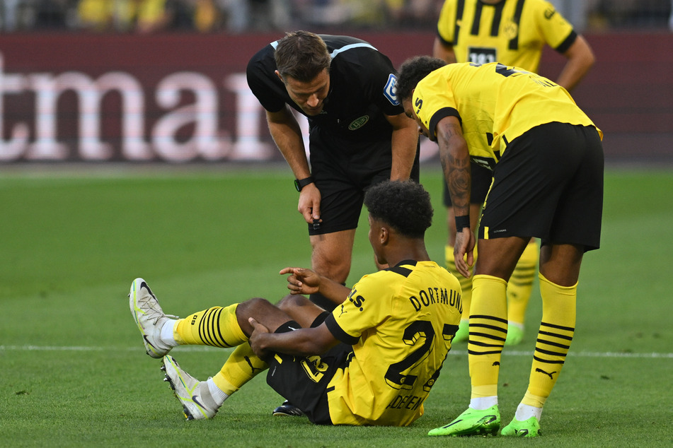 Karim Adeyemi (20, Mitte) musste am ersten Spieltag bereits in der 23. Spielminute verletzt vom Platz. Er steht heute Abend nicht im Kader des BVB.