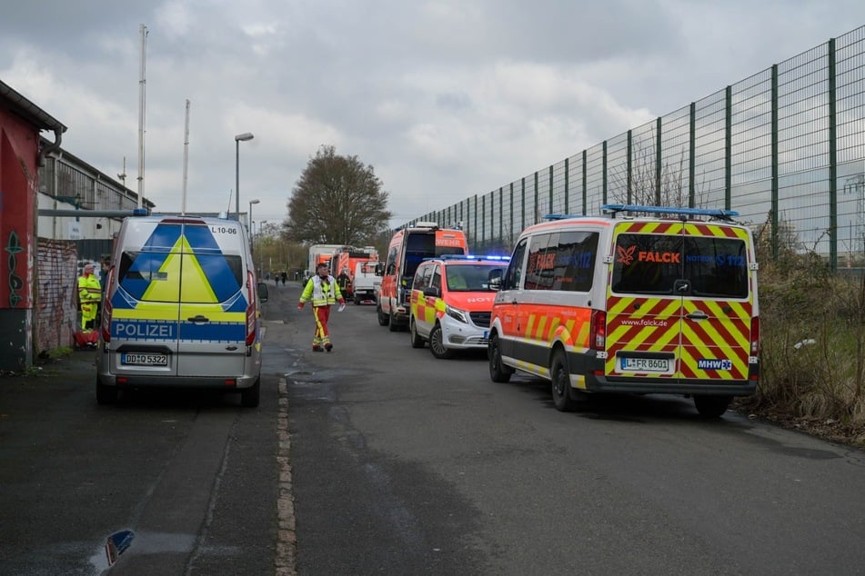 Auch ein Notarzt sowie mehrere Rettungswagen eilten zum Ort des Geschehens im Leipziger Westen.