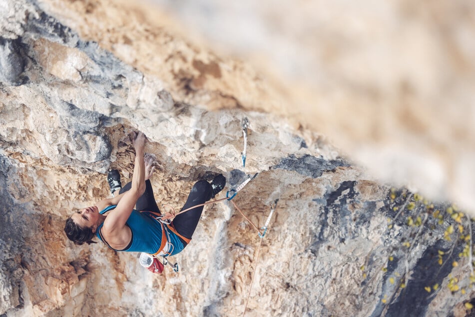 Die Schweizerin Nina Caprez zählt zur Welt-Elite beim Klettern.