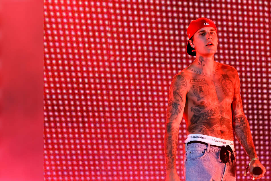 Justin Bieber hits the stage for the first time after health struggles