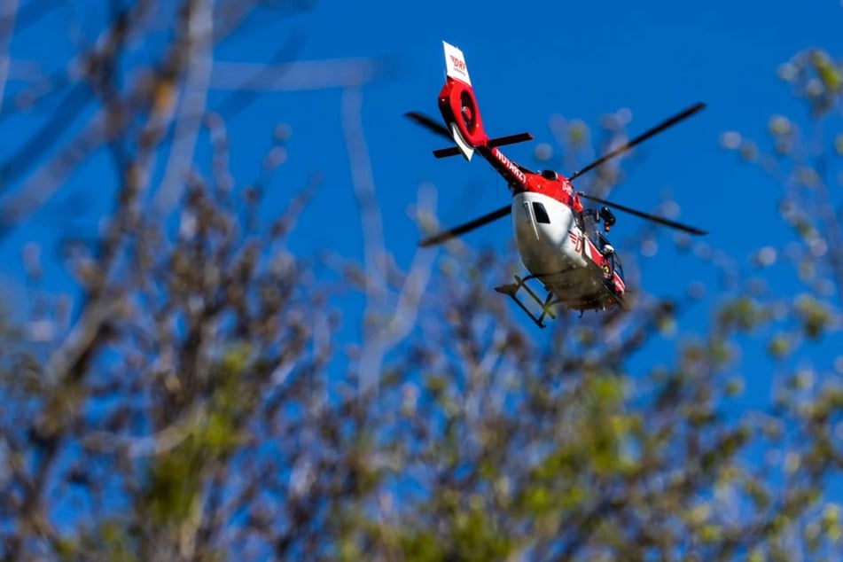 Auch ein Rettungshubschrauber kam zum Einsatz. (Symbolfoto)