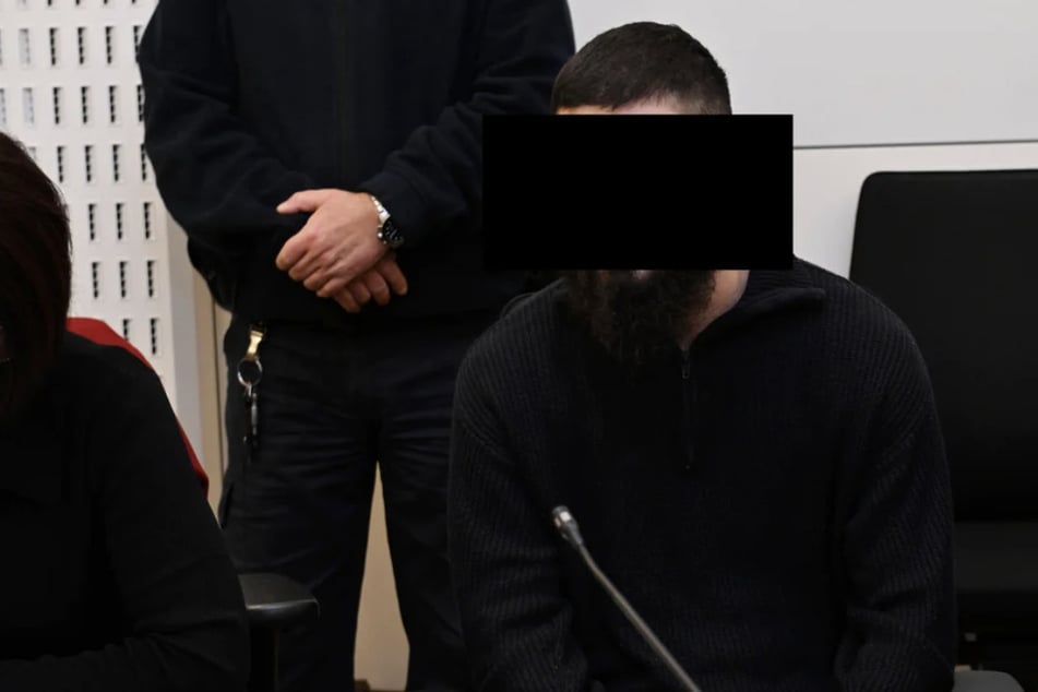 Gasan P. (25) raste im Juli 2023 mit sieben Flüchtlingen auf der Ladefläche vor der Polizei davon.